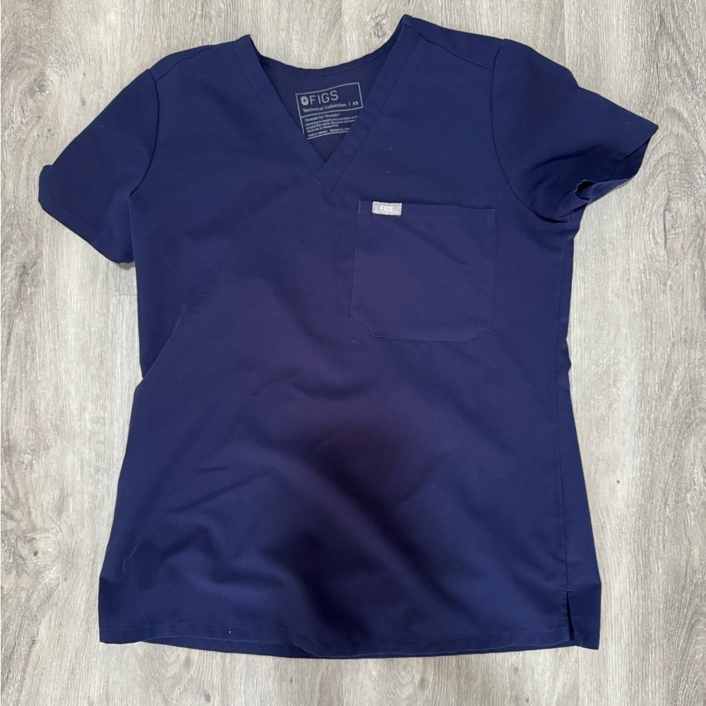 Figs Catarina V-Neck Scrub Top in Navy